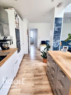 11 Recreation Avenue, Romford, RM7 9ET