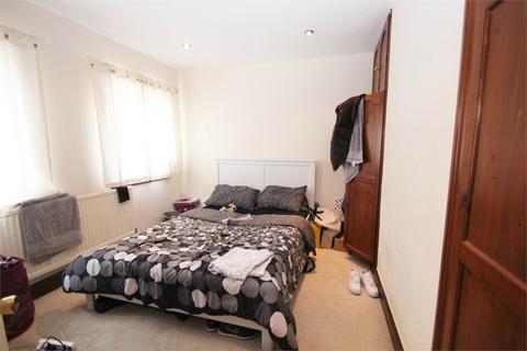 5 bedroom semi-detached house to rent, New Peachey Lane, UXBRIDGE, Middlesex