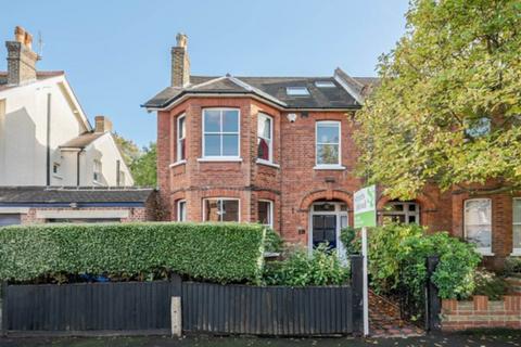 6 bedroom house to rent, Hawes Road, Bromley