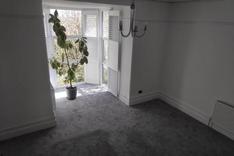 1 bedroom apartment to rent, Woodlands Road, Earlswood