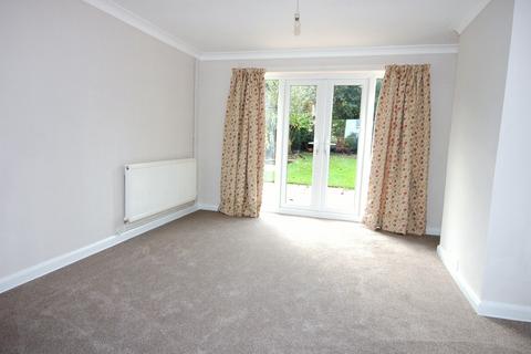 2 Cedar Close, Bagshot, GU19 5AD