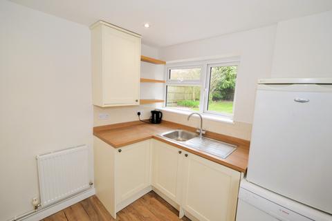 2 Cedar Close, Bagshot, GU19 5AD