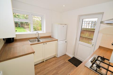 2 Cedar Close, Bagshot, GU19 5AD