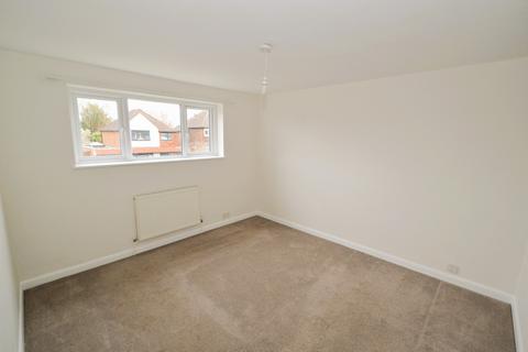 2 Cedar Close, Bagshot, GU19 5AD