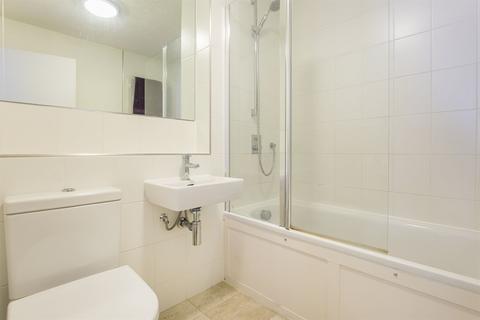 1 bedroom flat to rent, Peregrine Court, Streatham, London, SW16