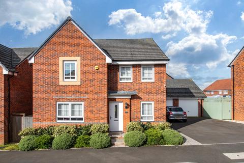 4 bedroom detached house for sale, Patch Street, Bromsgrove, Worcestershire, B61
