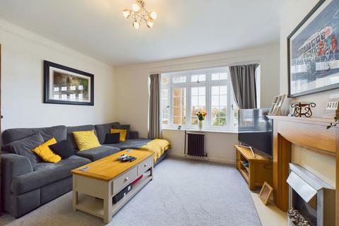 2 bedroom flat for sale, Downview Court, Boundary Road, Worthing, BN1