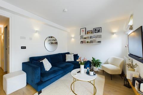 1 bedroom flat for sale, Uplands House,  Cryers Hill