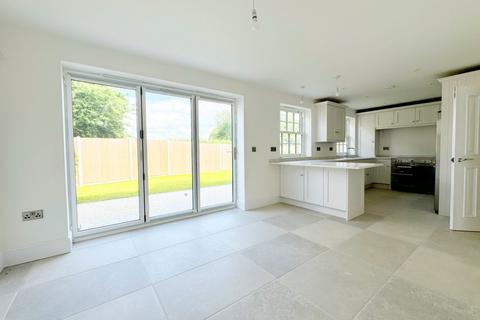 4 bedroom semi-detached house for sale, Sibbersfield Lane, Farndon, CH3