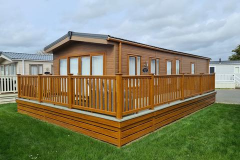 2 bedroom mobile home for sale, Sea End Caravan Park, Burnham-on-Crouch