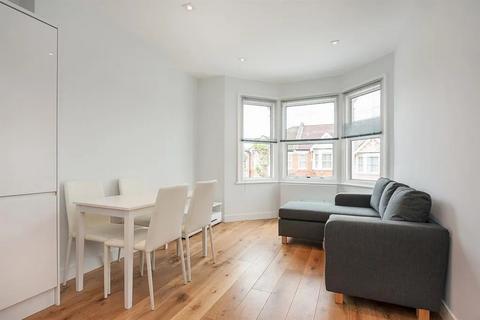 2 bedroom flat to rent, Kings Road, Willesden Green, NW10