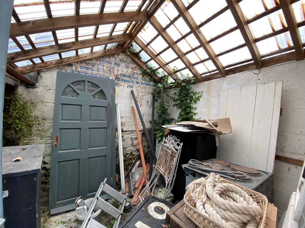 Outbuilding/Potential Studio