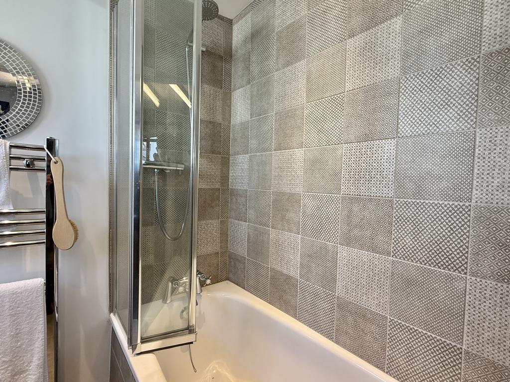 Modern Bathroom