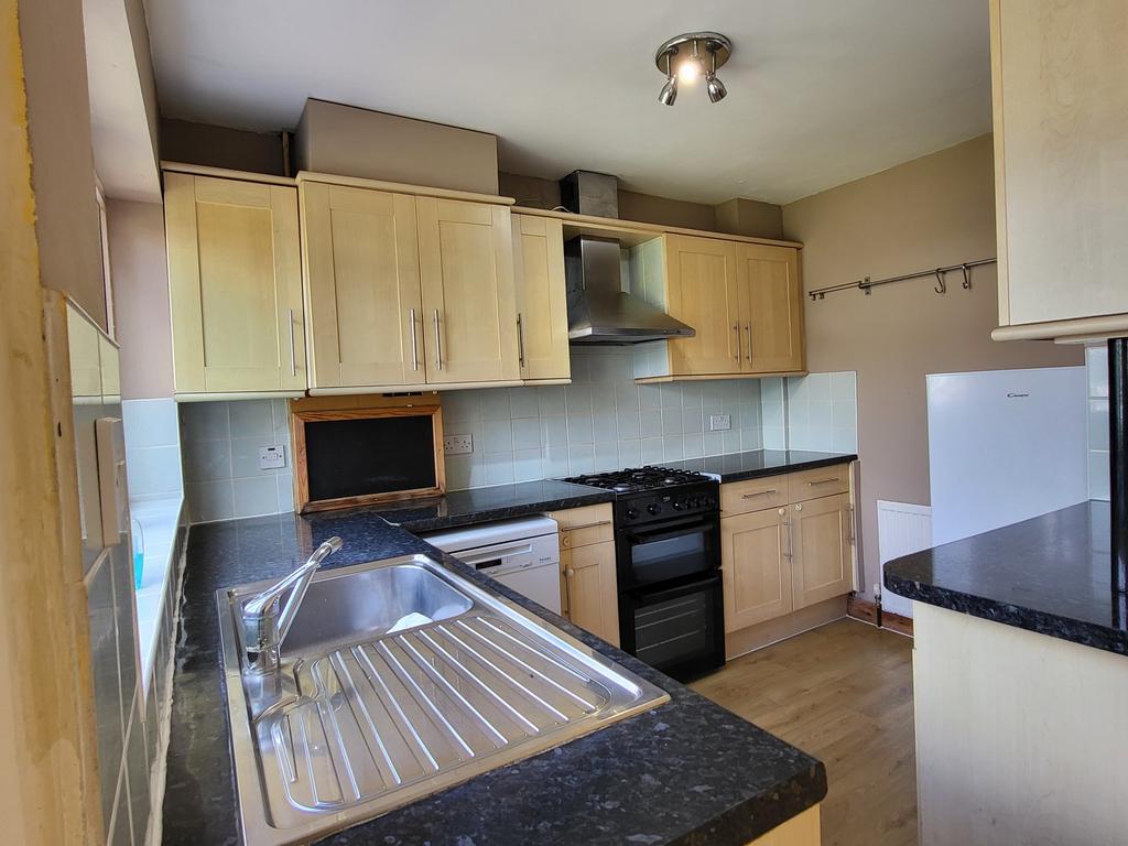 Beechcroft Avenue, Croxley Green, WD3 3 bed semidetached house to rent