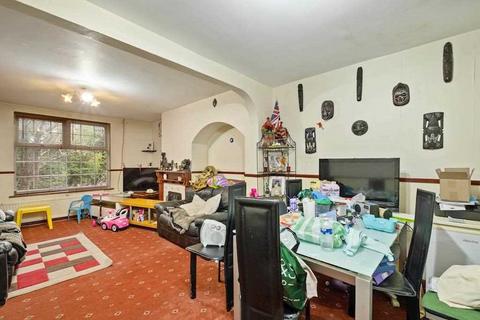 5 bedroom end of terrace house for sale, Seton Gardens, Dagenham, Essex