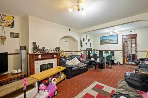 5 bedroom end of terrace house for sale, Seton Gardens, Dagenham, Essex