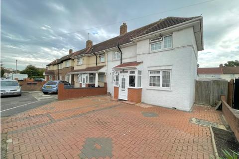 3 bedroom semi-detached house for sale, Stratton Gardens, Southall