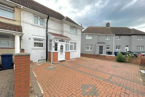 4 Stratton Gardens, Southall, UB1 2SU