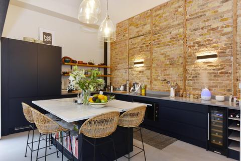 33 Meynell Road, London, E9 7AP