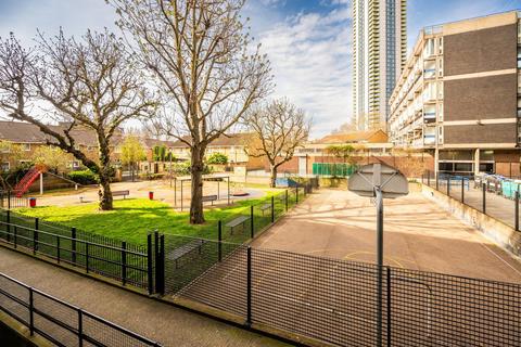 2 bedroom flat for sale, Wollaston Close, Elephant and Castle, London, SE1