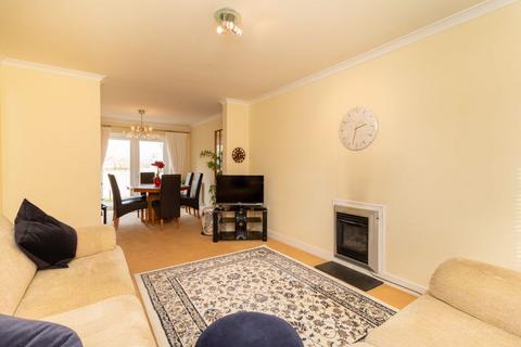 27a Eglise Road, Warlingham, CR6 9SE