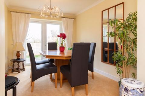 27a Eglise Road, Warlingham, CR6 9SE