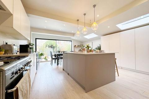 332 Ditchling Road, Brighton, BN1 6JG