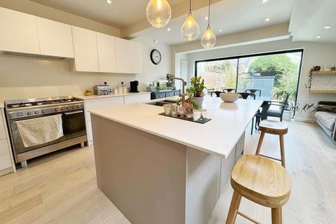 332 Ditchling Road, Brighton, BN1 6JG