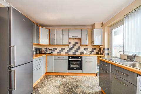 3 bedroom terraced house to rent, Dore Avenue