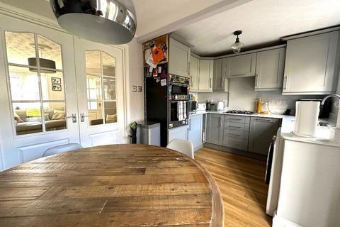 8 Farmbrook, Luton, LU2 7SQ
