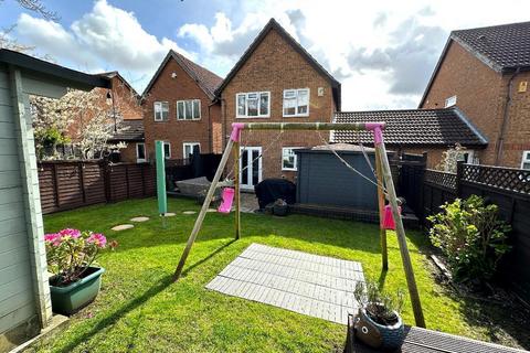 8 Farmbrook, Luton, LU2 7SQ