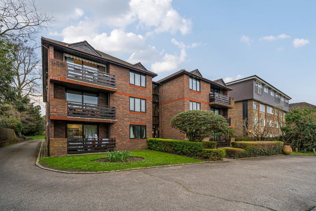 Rectory Road, Beckenham BR3 2 bed flat for sale £475,000