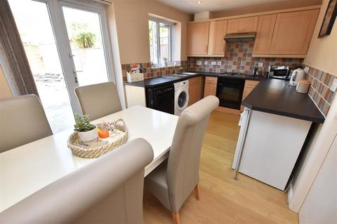 3 bedroom semi-detached house for sale, Hyde Park Close, Grimsby DN33