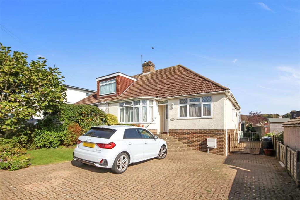 Thornhill Avenue, Patcham, Brighton 2 bed semidetached bungalow for