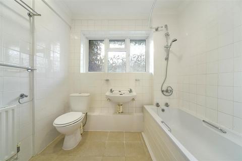 2 bedroom flat for sale, Sycamore Road, Wimbledon SW19