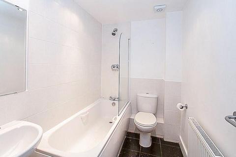 2 bedroom apartment to rent, William Hunter Way, Brentwood
