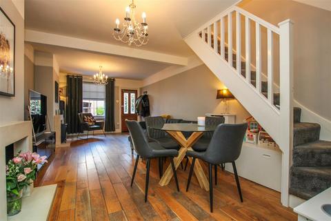 2 bedroom end of terrace house for sale, Weald Road, Brentwood