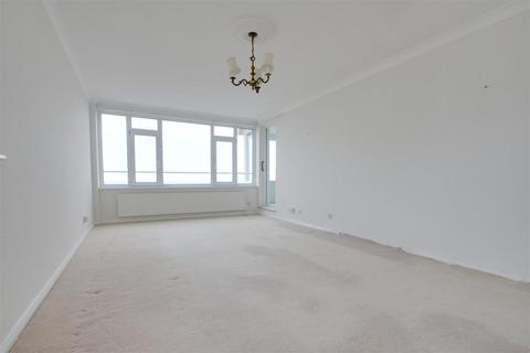 3 bedroom flat to rent, West Parade, Worthing BN11