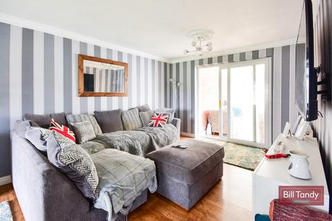 3 Bower Close, Lichfield, WS13 6AZ