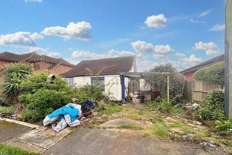 2 bedroom property with land for sale, Beverley Avenue, Canvey Island SS8