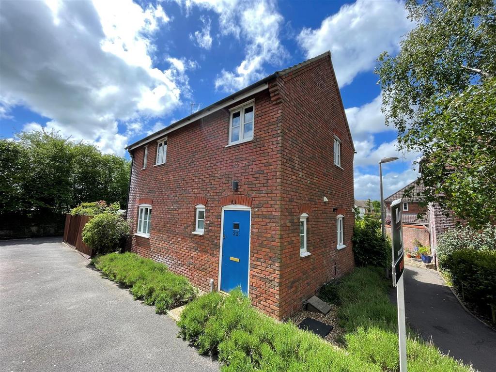 Field Close, Sturminster Newton 3 bed detached house for sale £285,000