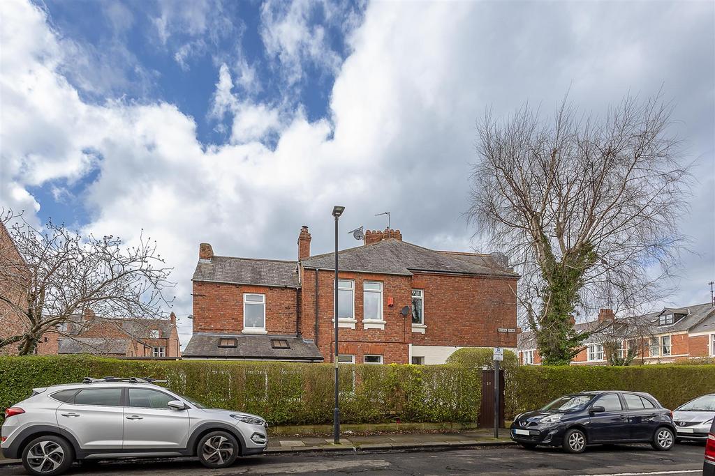 Woodbine Avenue, Gosforth, Newcastle... 4 bed end of terrace house for
