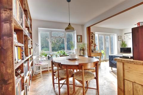 1 Beaulieu Road, Bexhill-on-sea, TN39 3AD