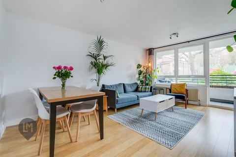 2 bedroom flat for sale, Beaumont Road, London