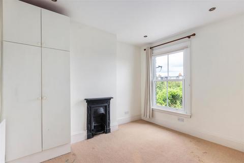 62 Edna Road, London, SW20 8BT