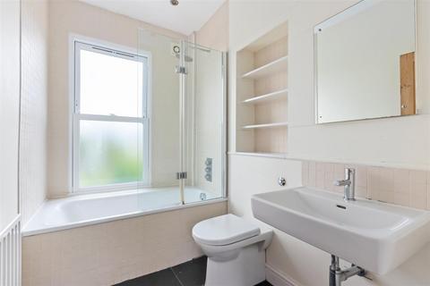 62 Edna Road, London, SW20 8BT