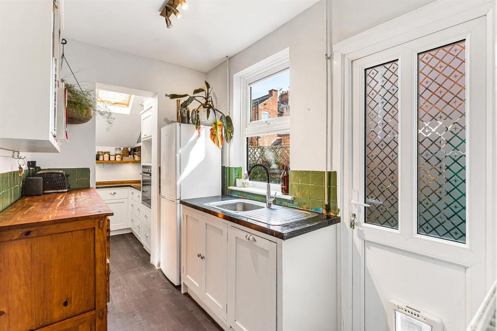 Fitted kitchen