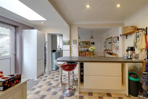 4 bedroom semi-detached house for sale, The Drive, Worthing BN11