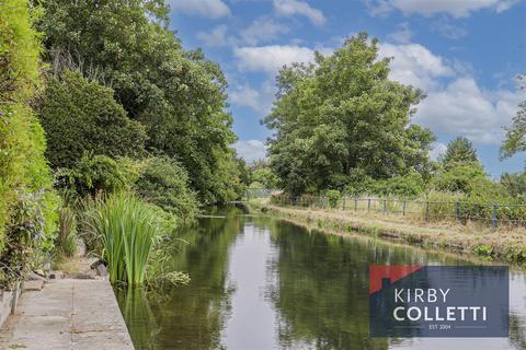 4 bedroom detached house for sale, Riversmead, Hoddesdon