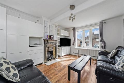 39 Normanton Park, London, E4 6HE